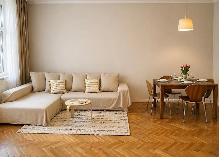 Apartman Park & Pulse - Stylish By The Park