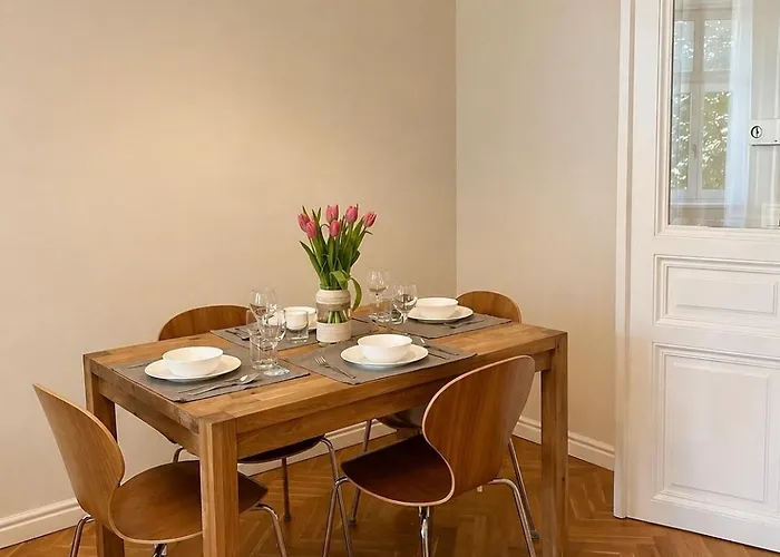 Apartman Park & Pulse - Stylish By The Park